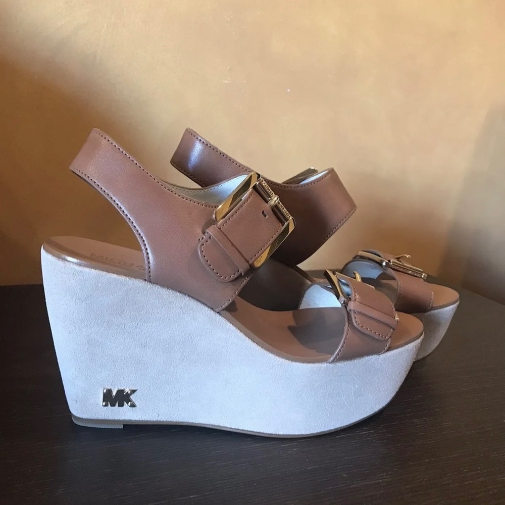 Mikhael Kors platform shoes. New with box 📦